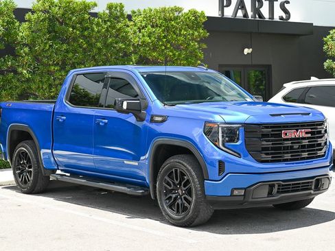 Used 2022 GMC Sierra 1500 Elevation w/ Elevation Premium Package AWD/4WD image 3