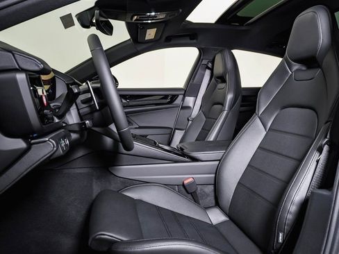New 2025 Porsche Panamera 4 image 5