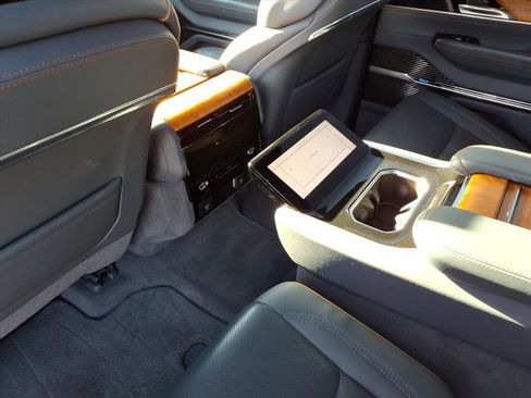 Used 2022 Jeep Grand Wagoneer Series II w/ Convenience Group III image 14