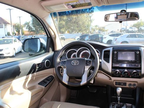 Used 2014 Toyota Tacoma PreRunner w/ SR5 Package RWD image 20