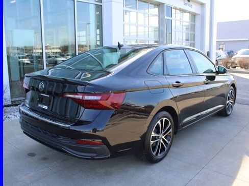 Used 2024 Volkswagen Jetta Sport FWD image 6