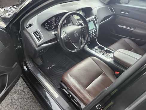 Used 2015 Acura TLX V6 w/ Technology Package FWD image 4