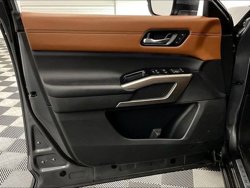 Used 2023 Nissan Pathfinder Platinum AWD/4WD image 22