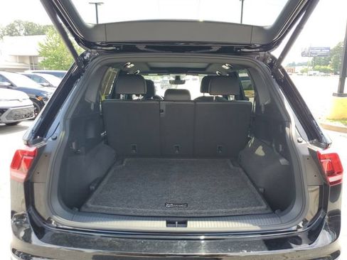 Certified 2023 Volkswagen Tiguan SEL R-Line AWD/4WD image 8