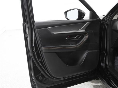 Certified 2025 MAZDA CX-90 3.3 Turbo w/ Preferred Package image 4