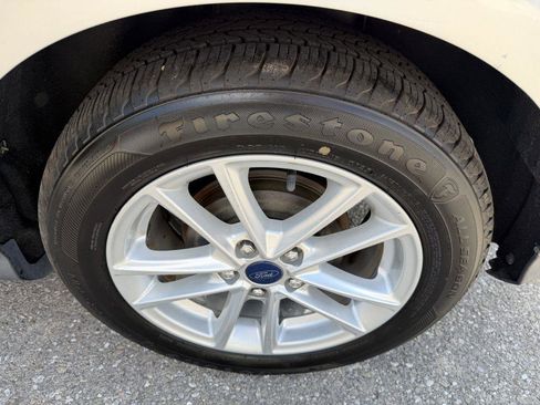 Used 2017 Ford Focus SE FWD image 19