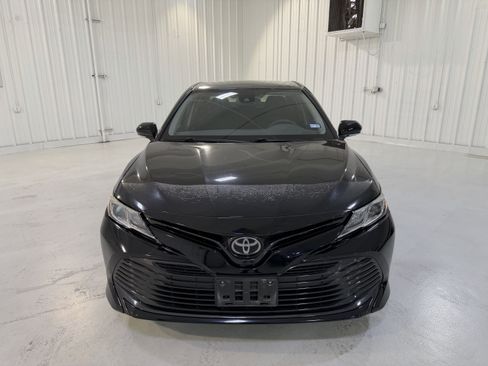 Used 2018 Toyota Camry LE w/ Convenience Package image 8
