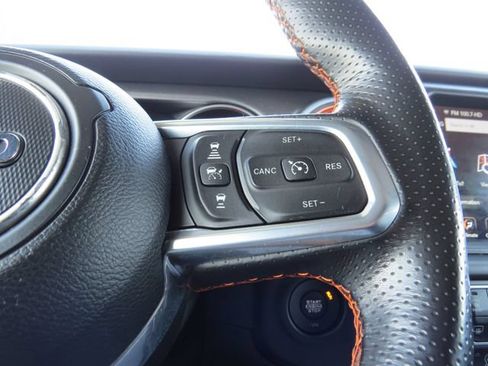 Used 2021 Jeep Gladiator Mojave AWD/4WD image 17