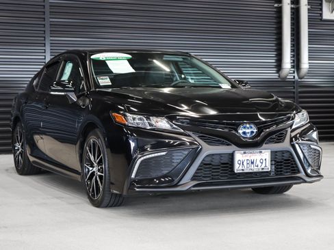 Used 2022 Toyota Camry SE image 11