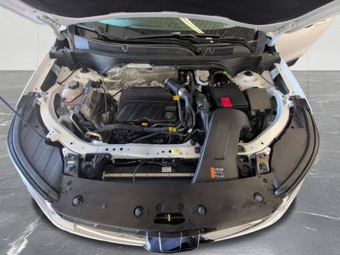 Used 2025 Chevrolet Trax LT FWD image 30