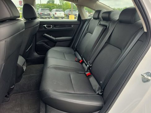 Used 2022 Honda Civic Touring image 5