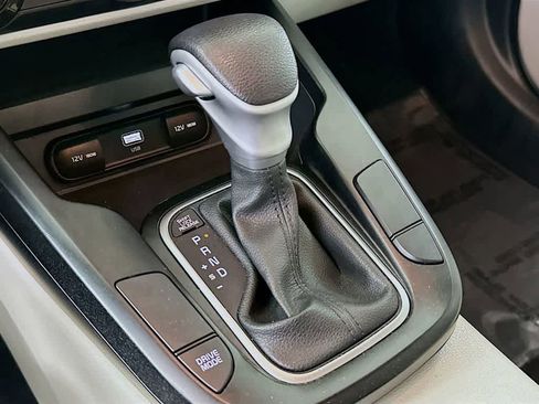 Used 2023 Kia Soul LX image 18