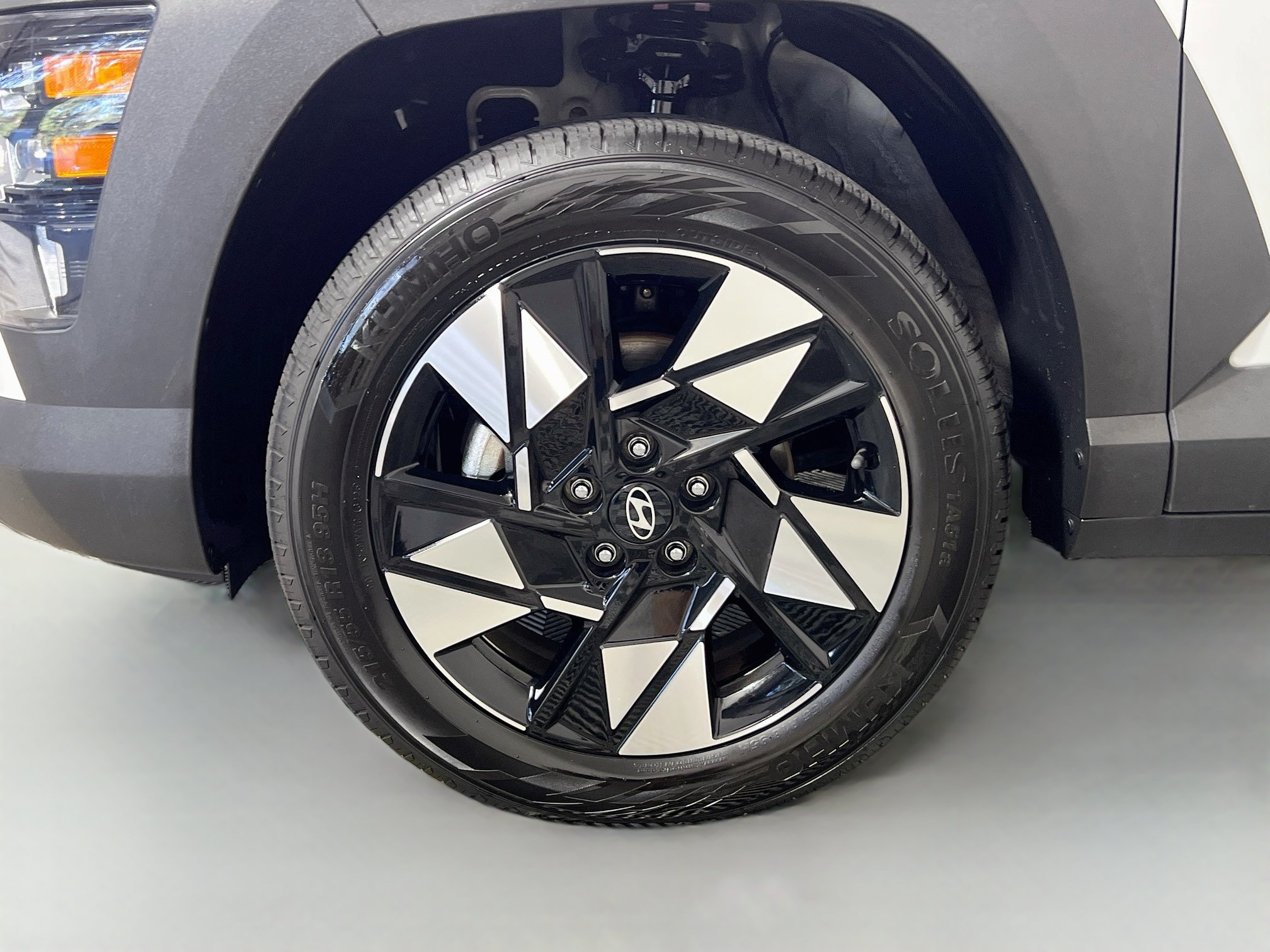 Used 2025 Hyundai Kona SEL AWD/4WD image 14