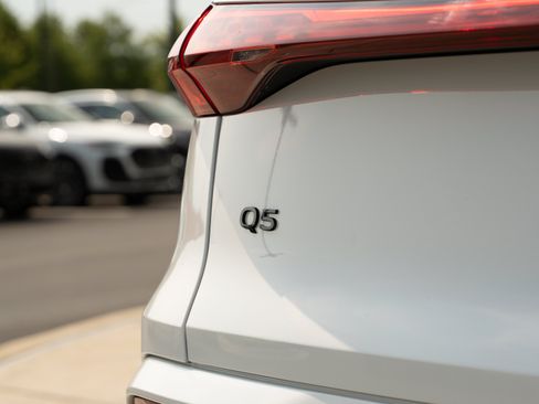 Certified 2025 Audi Q5 Premium w/ Premium Plus AWD/4WD image 27