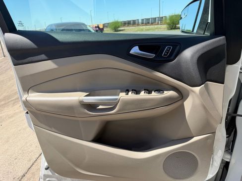 Used 2015 Ford Escape SE image 6