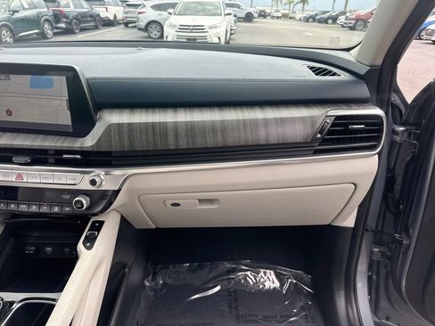 Certified 2024 Kia Telluride SX FWD image 32