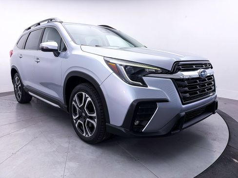 Used 2023 Subaru Ascent Limited AWD/4WD image 10