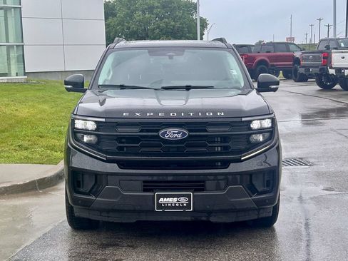 Used 2025 Ford Expedition Active AWD/4WD image 8