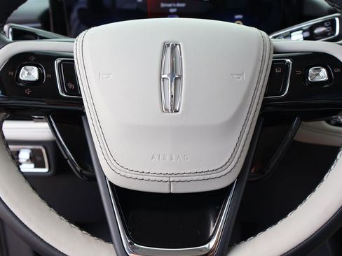 Used 2025 Lincoln Aviator Reserve w/ Luxury Package AWD/4WD image 24