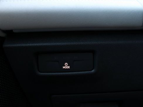 New 2025 Volkswagen Tiguan SE image 19