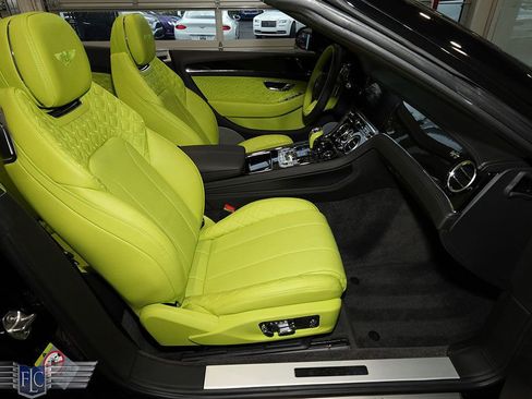 Used 2021 Bentley Continental GT image 17