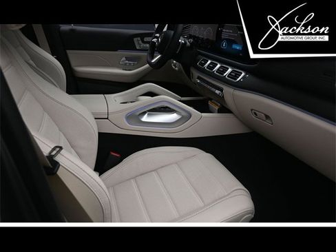 Used 2025 Mercedes-Benz GLS 450 4MATIC image 30