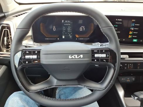 New 2026 Kia Sorento LX FWD image 24