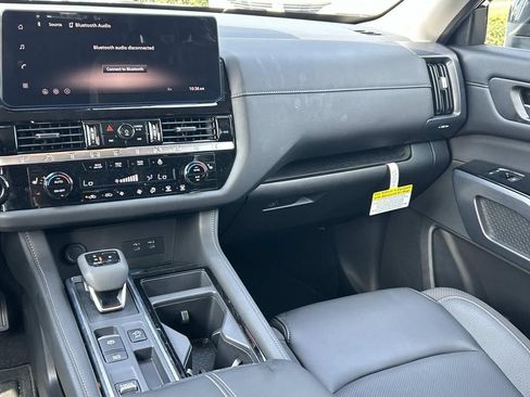 New 2026 Nissan Pathfinder SL FWD image 23