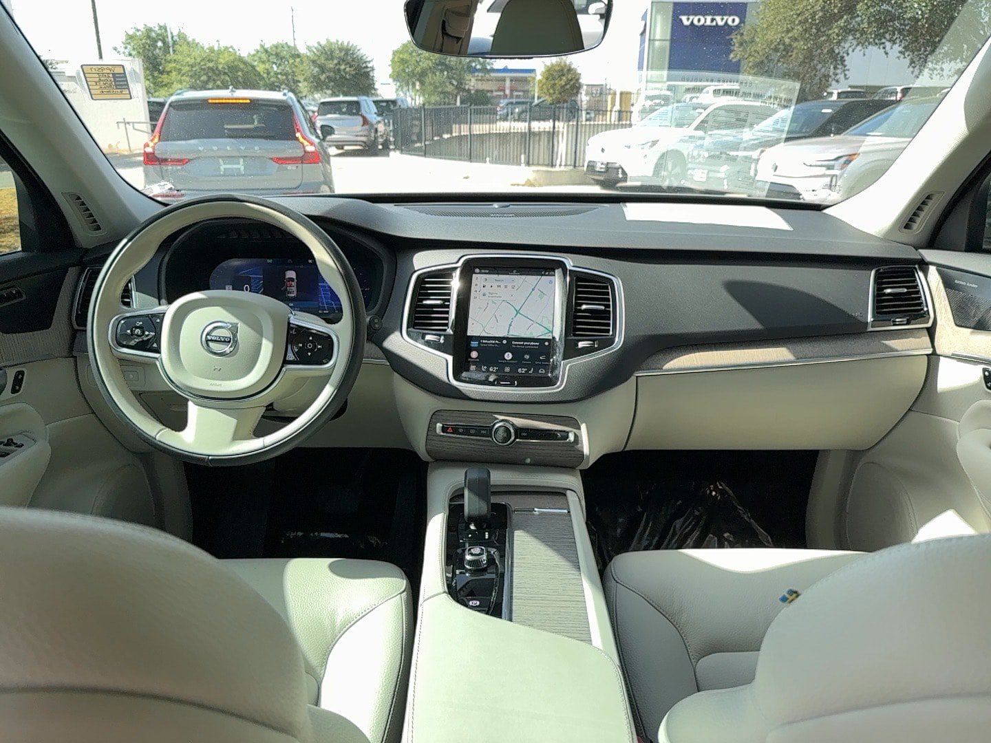 Certified 2024 Volvo XC90 T8 Plus w/ Protection Package Premier AWD/4WD image 17