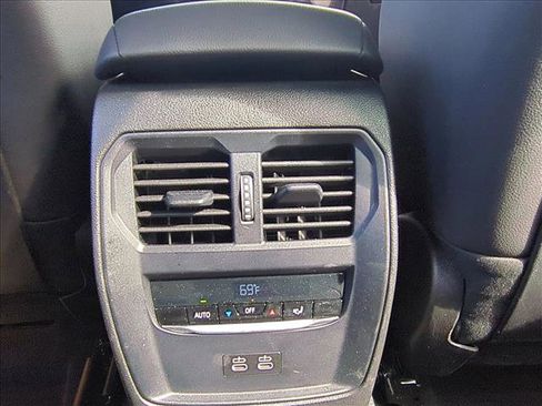 Certified 2024 BMW 330i Sedan w/ Convenience Package image 16