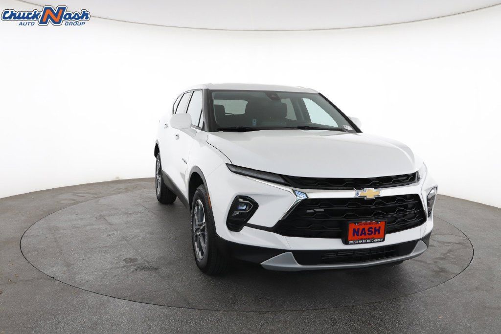 Certified 2026 Chevrolet Blazer LT FWD image 3