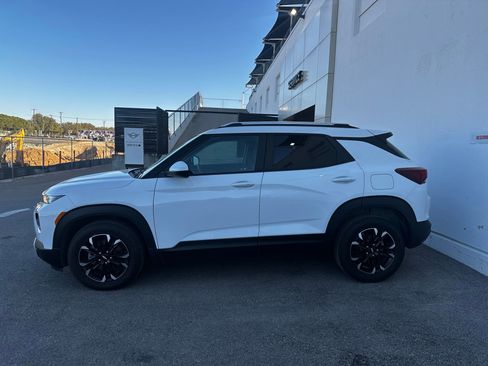 Used 2023 Chevrolet TrailBlazer LT image 2