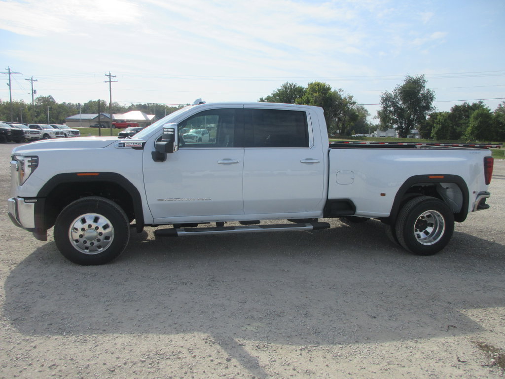 New 2026 GMC Sierra 3500 SLT w/ SLT Premium Package AWD/4WD image 9