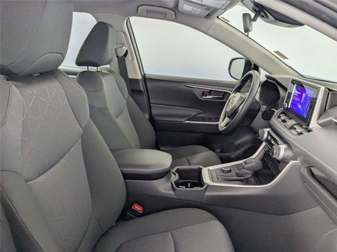 Used 2025 Toyota RAV4 XLE image 32
