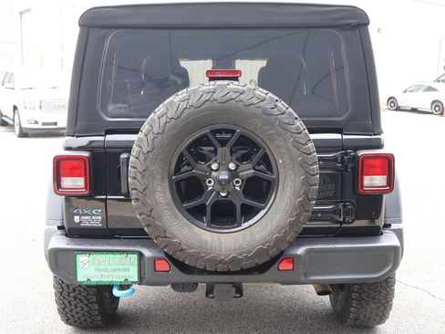 Used 2024 Jeep Wrangler Unlimited AWD/4WD image 4