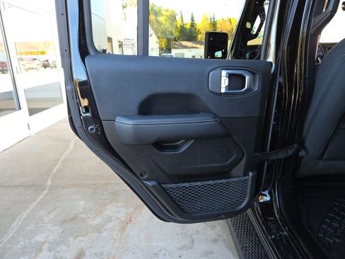 Used 2021 Jeep Wrangler Unlimited Sahara w/ Uconnect 4C Nav & Sound Group image 43