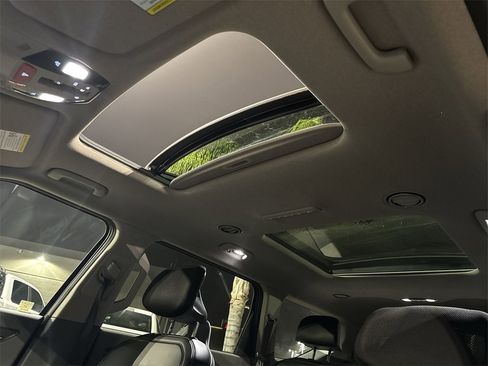 Used 2024 Kia EV9 Wind image 16