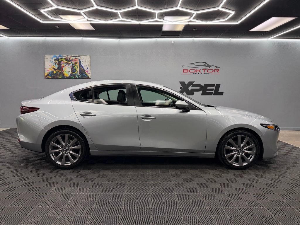Used 2020 MAZDA MAZDA3 Sedan w/ Preferred Package FWD image 16
