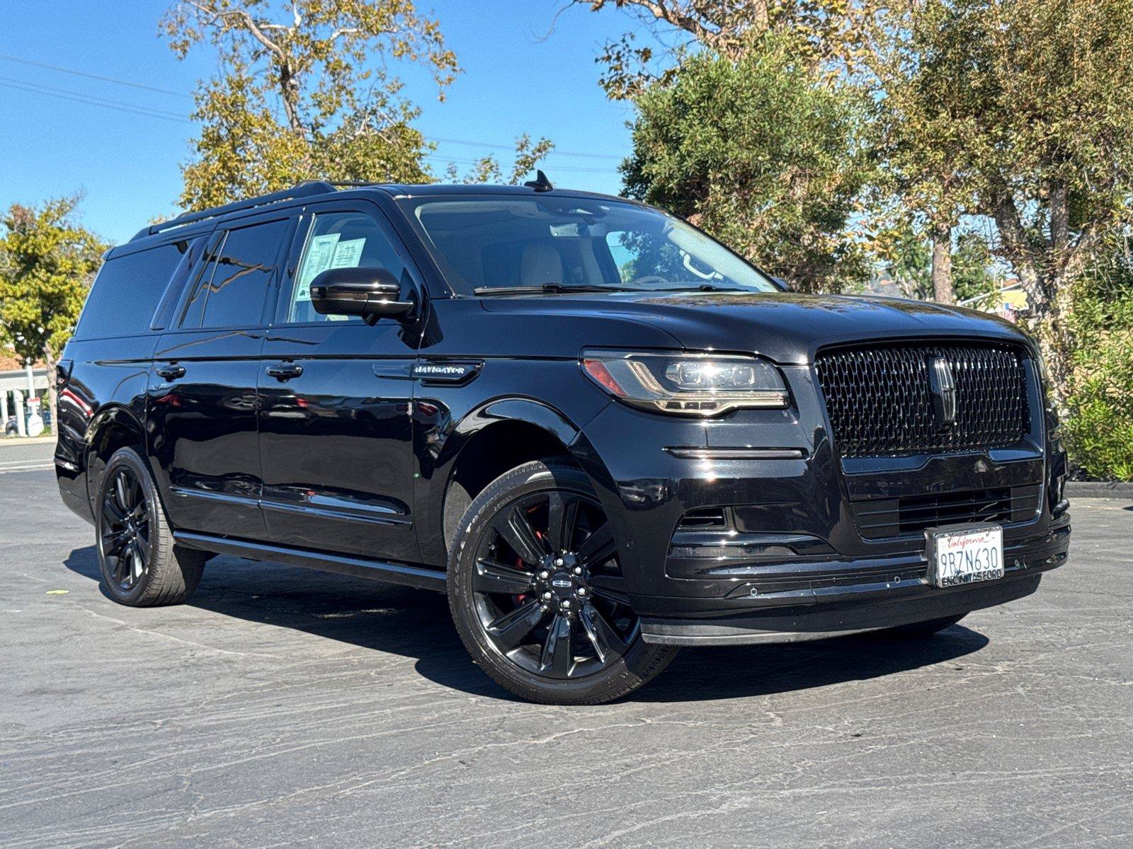 Used 2022 Lincoln Navigator L Reserve AWD/4WD image 2