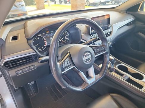 Used 2024 Nissan Altima 2.5 SR image 11