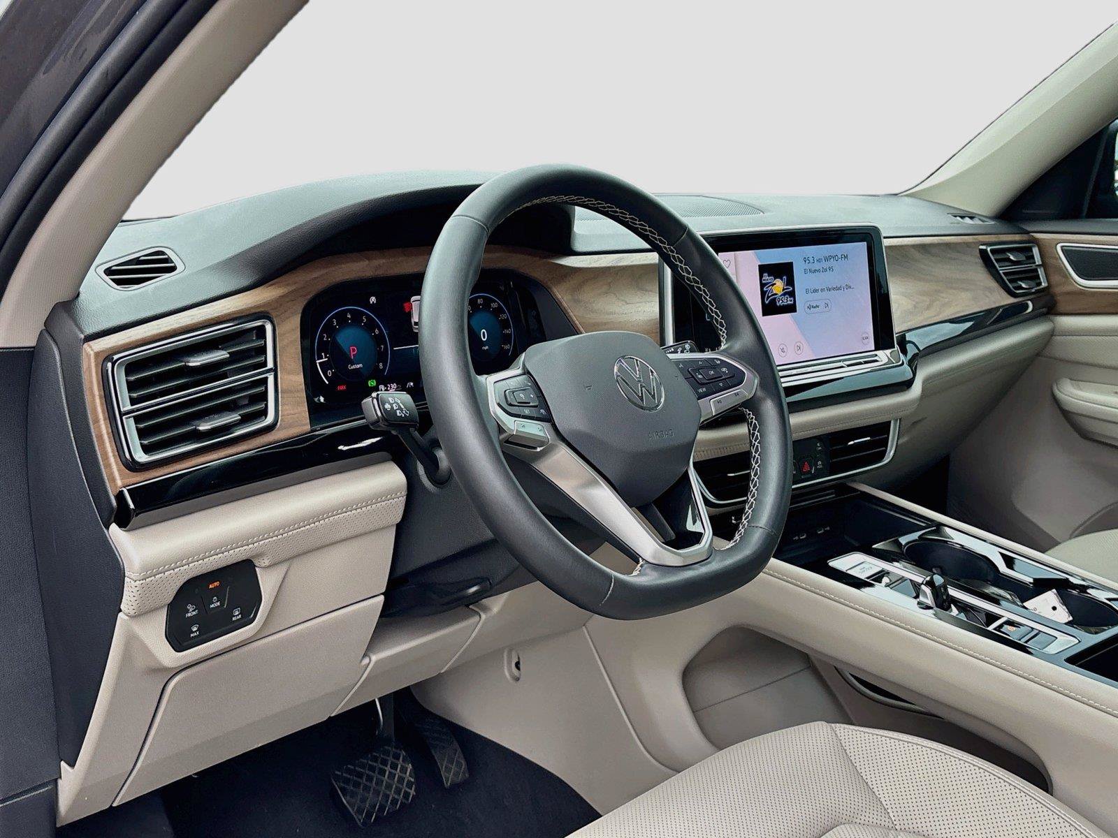 Used 2024 Volkswagen Atlas SE FWD image 9
