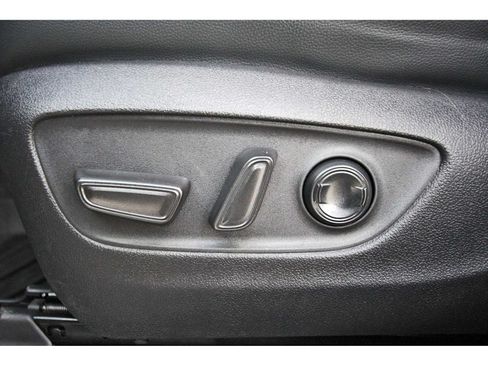 Used 2023 Toyota Highlander Limited FWD image 28