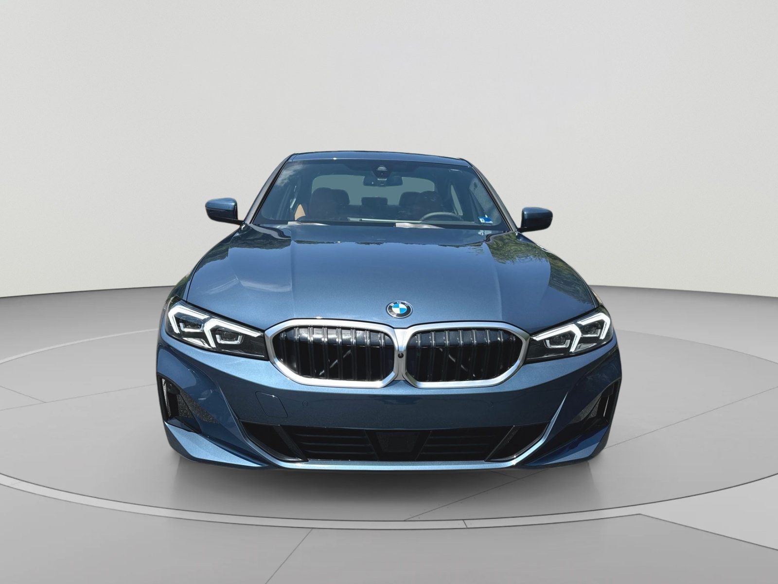 New 2026 BMW 330i xDrive Sedan w/ Premium Package AWD/4WD image 4