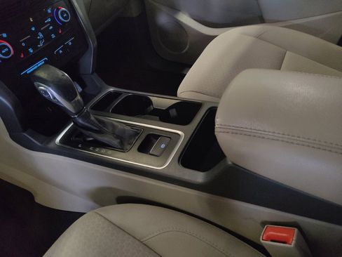 Used 2018 Ford Escape SE FWD image 26