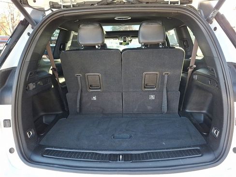 Used 2024 Jeep Grand Cherokee L Limited w/ Luxury Tech Group II image 28