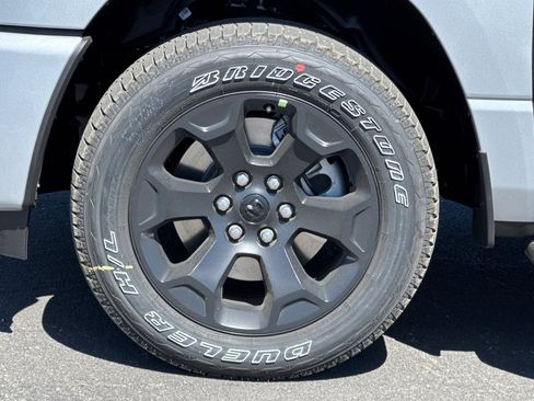 New 2026 RAM 1500 Express AWD/4WD image 23
