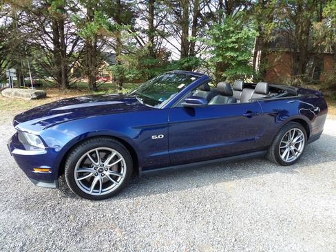 Used 2011 Ford Mustang GT Premium w/ Electronics Pkg RWD image 8