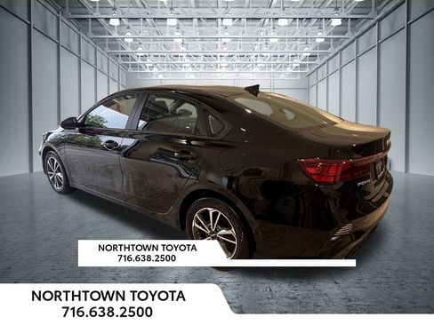 Used 2023 Kia Forte LXS FWD image 4