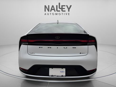 Used 2025 Toyota Prius XLE image 5