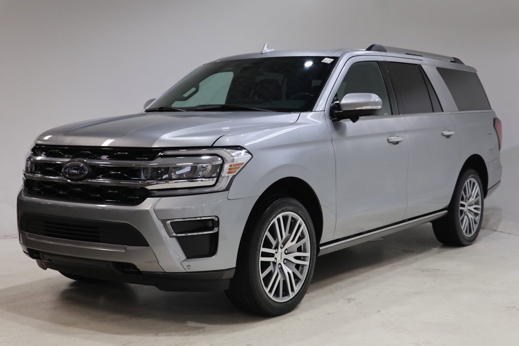 Used 2024 Ford Expedition Max Limited AWD/4WD image 3